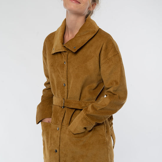 W-Cord-Jacke-aus-Bio-Baumwolle-Hanf-Fairtrade-Kleidung-Peanut-Vorne3