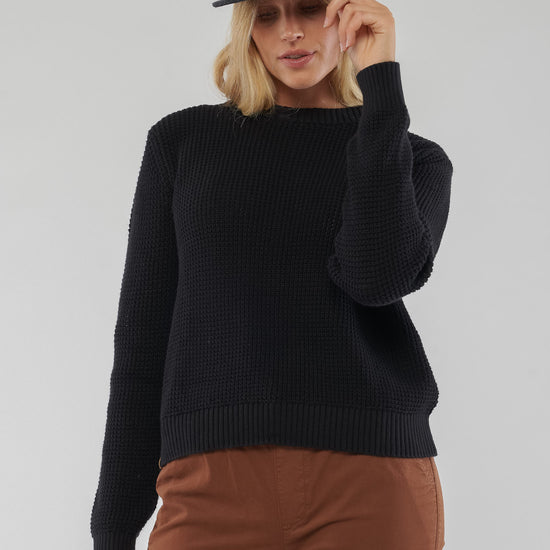 W-Crew-Standard-Knit-Sweater-Bio-Baumwolle-Frauen-Jet-Black-Vorne2