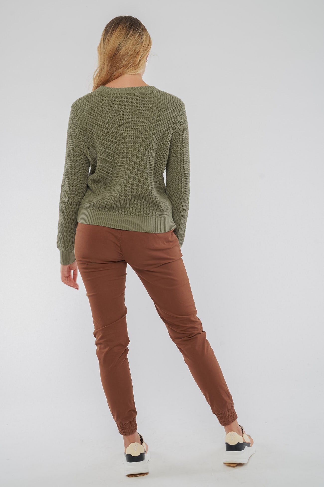 W-Crew-Standard-Knit-Sweater-Bio-Baumwolle-Frauen-Lichen-Green-Hinten