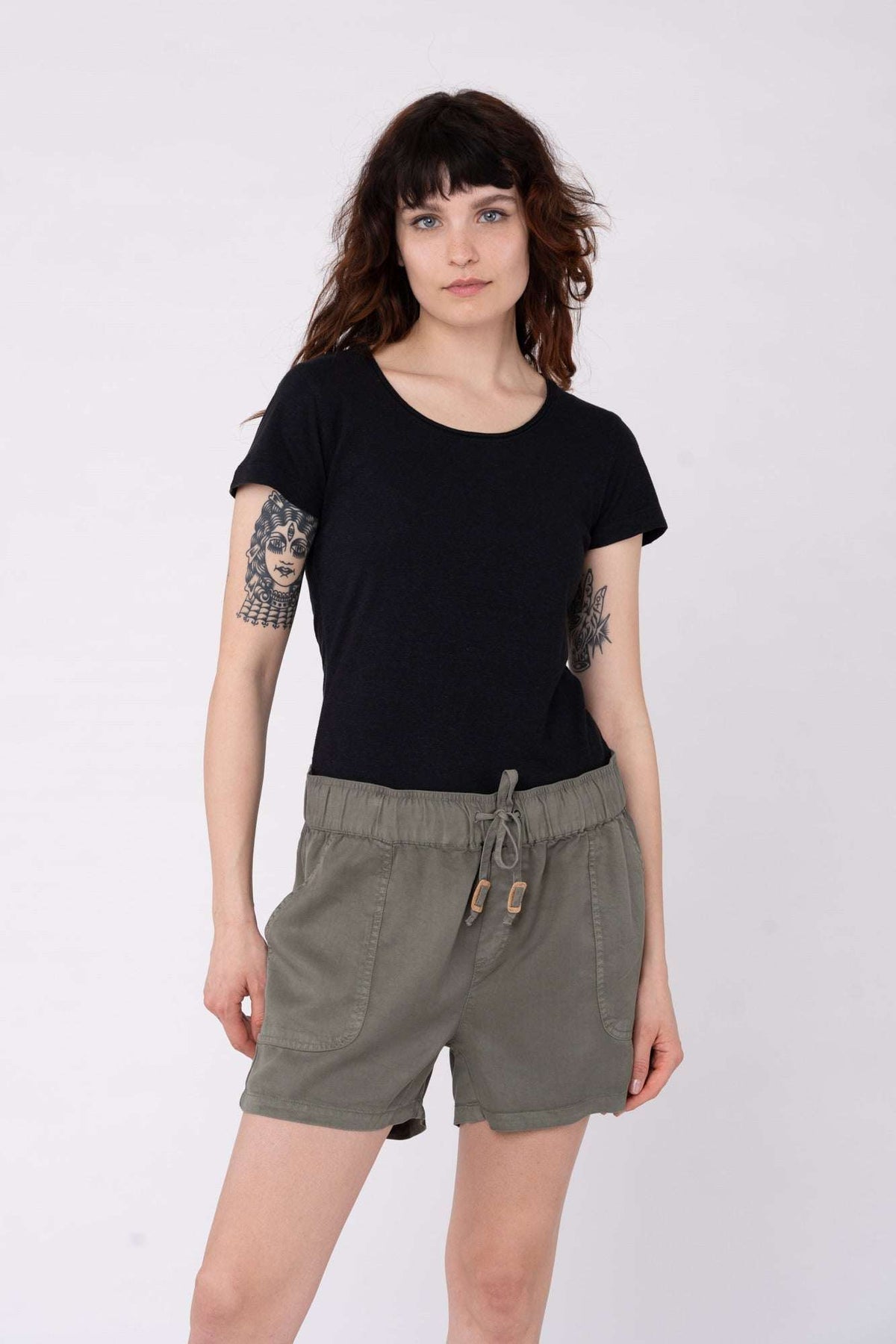 W-DH216-Black-T-shirt-Leger-FitHanf-Vorne2