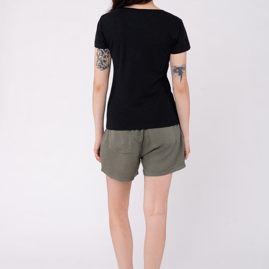 W-DH216-Black-T-shirt-Leger-FitHanf-Vorne