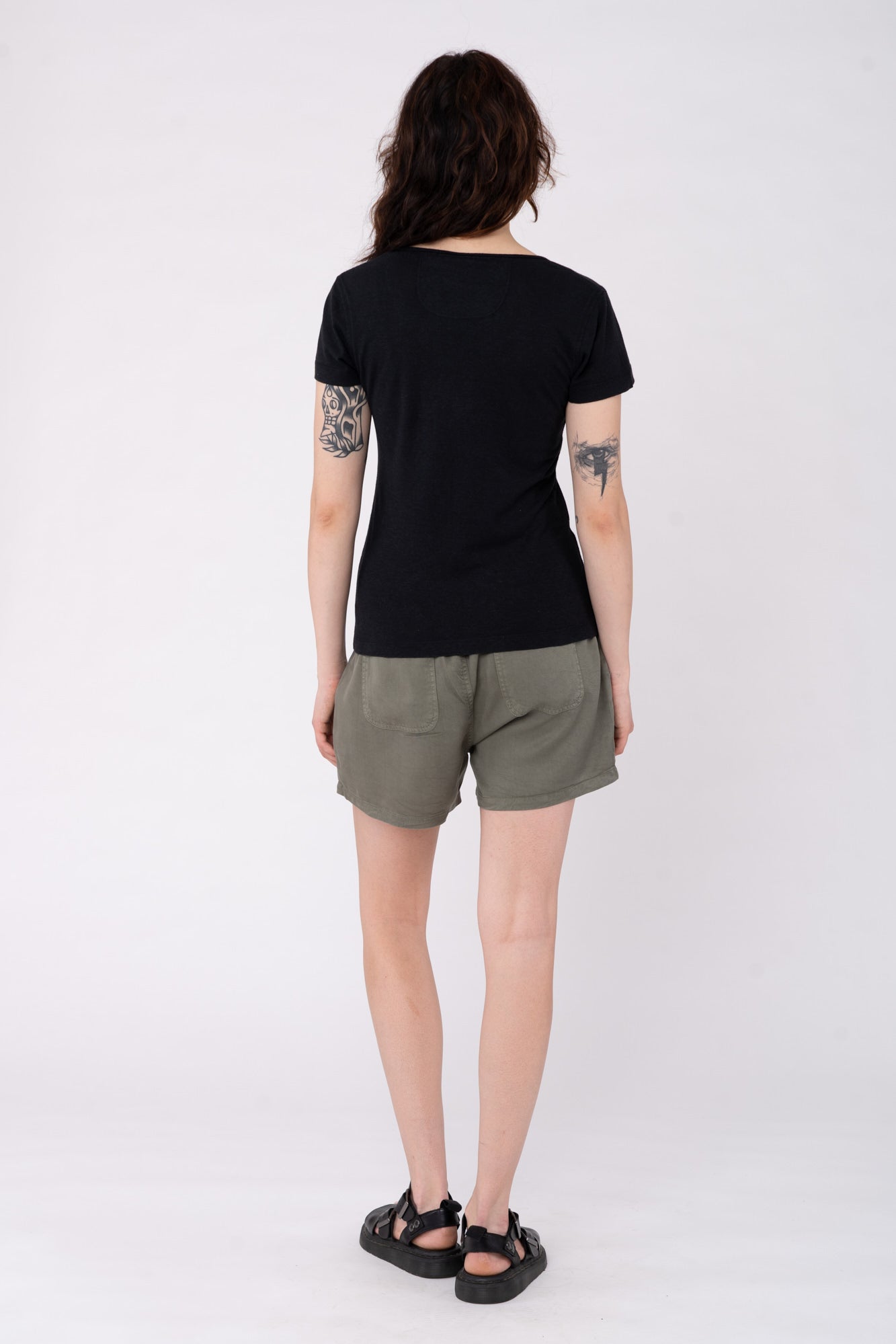 W-DH216-Black-T-shirt-Leger-FitHanf-Vorne