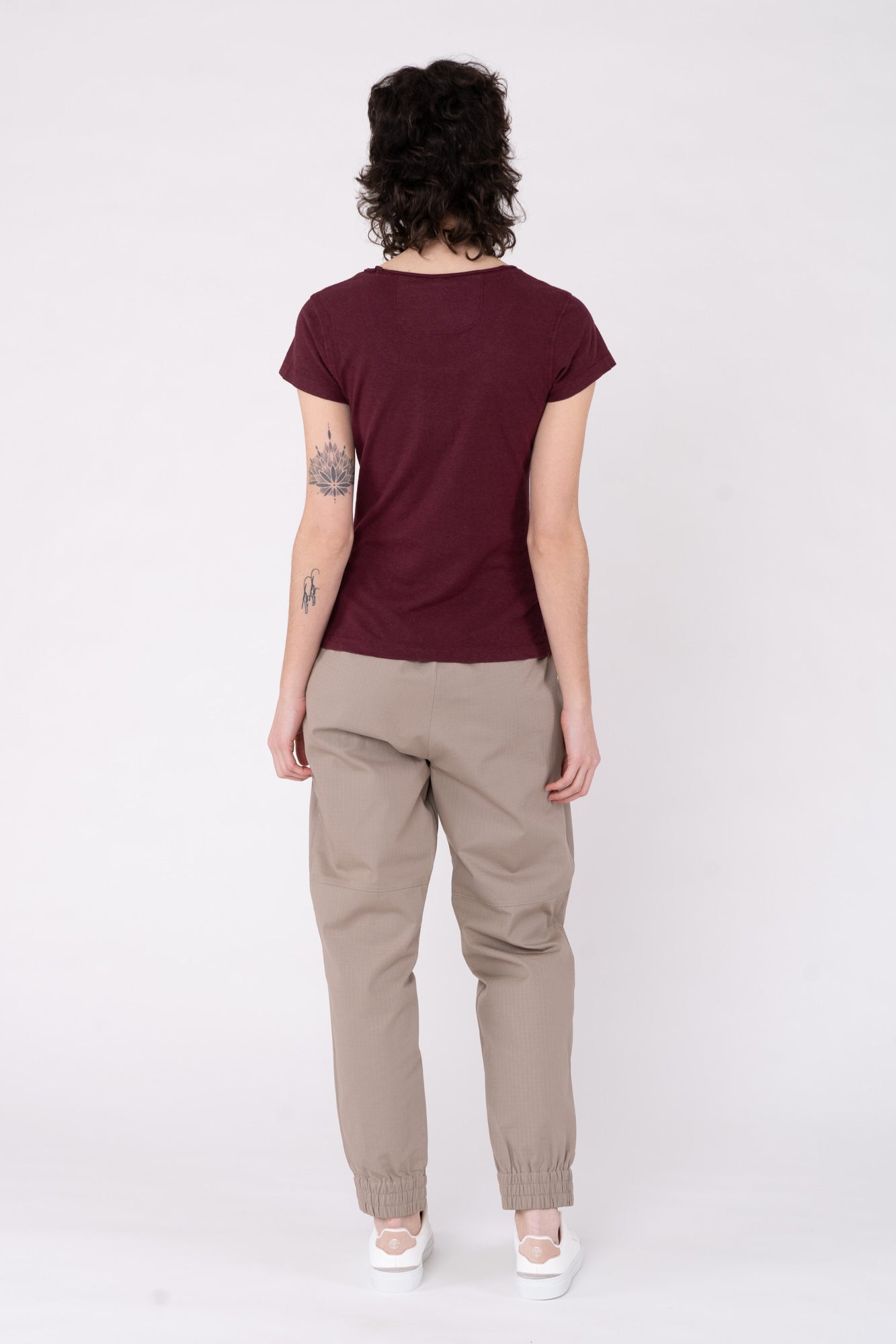 W-DH216OEB-Legeres-T-Shirt-aus-Hanf-Bio-Baumwolle-Faire-Klamotten-CAMBRENA-Rioja-Vorne1