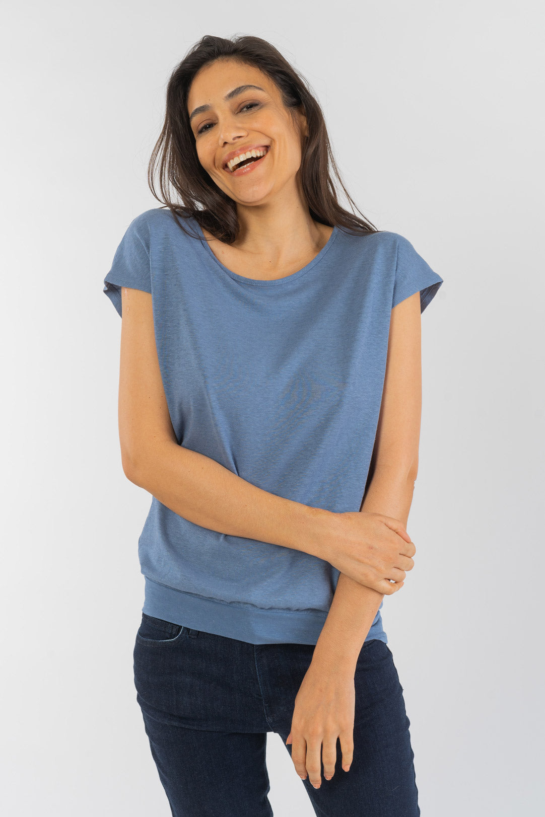 W-DH653-Aermelloses-Yoga-T-Shirt-aus-Hanf-Bio-Baumwolle-Oekologische-Kleidung-Frauen-FELINE-Blueberry-Vorne3