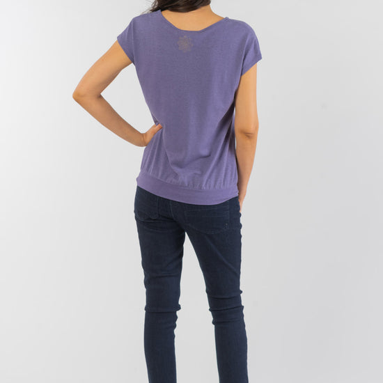 W-DH653-Aermelloses-Yoga-T-Shirt-aus-Hanf-Bio-Baumwolle-Oekologische-Kleidung-Frauen-FELINE-Lavender-Vorne1
