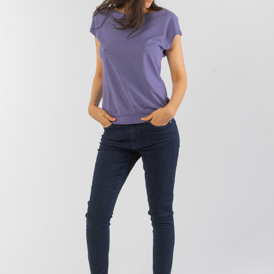 W-DH653-Aermelloses-Yoga-T-Shirt-aus-Hanf-Bio-Baumwolle-Oekologische-Kleidung-Frauen-FELINE-Lavender-Vorne4