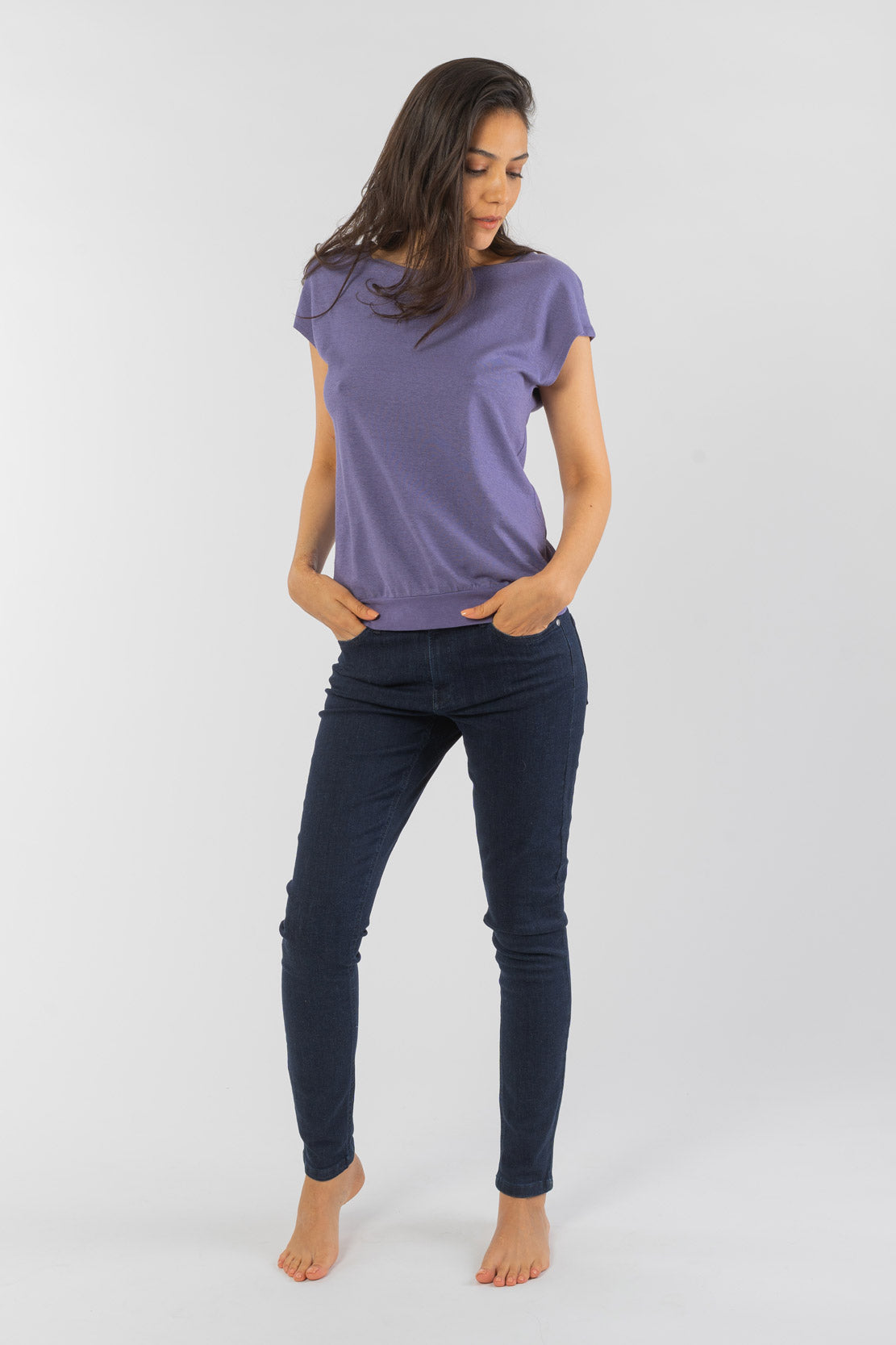 W-DH653-Aermelloses-Yoga-T-Shirt-aus-Hanf-Bio-Baumwolle-Oekologische-Kleidung-Frauen-FELINE-Lavender-Vorne4