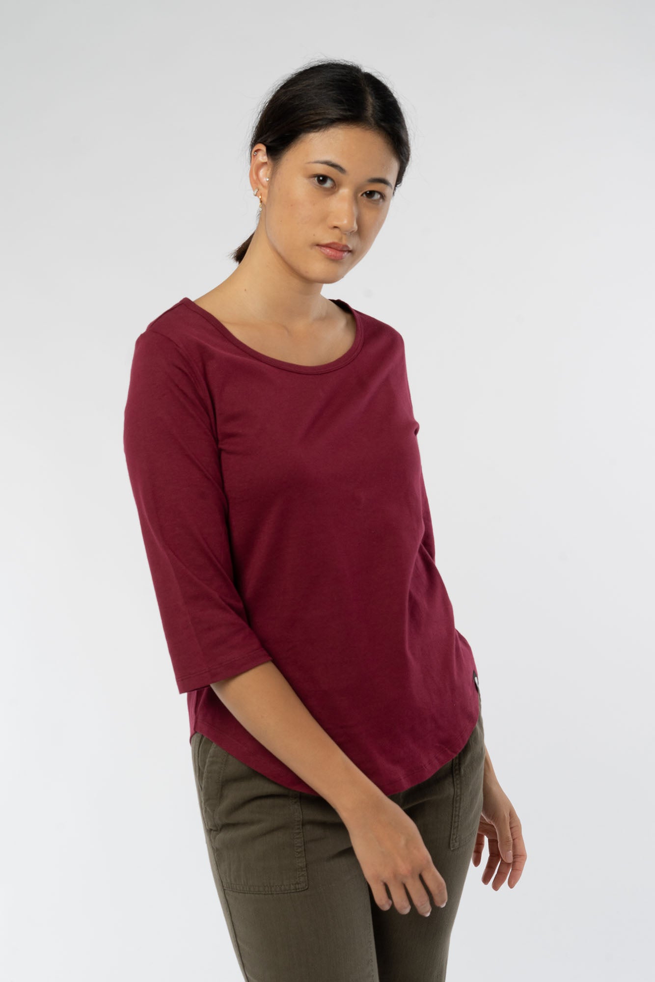 W-Damen-Three-Quarter-Sleeve-T-Shirt-aus-Bio-Baumwolle-Fair-Gehandelte-T-Shirts-Burgundy-Vorne