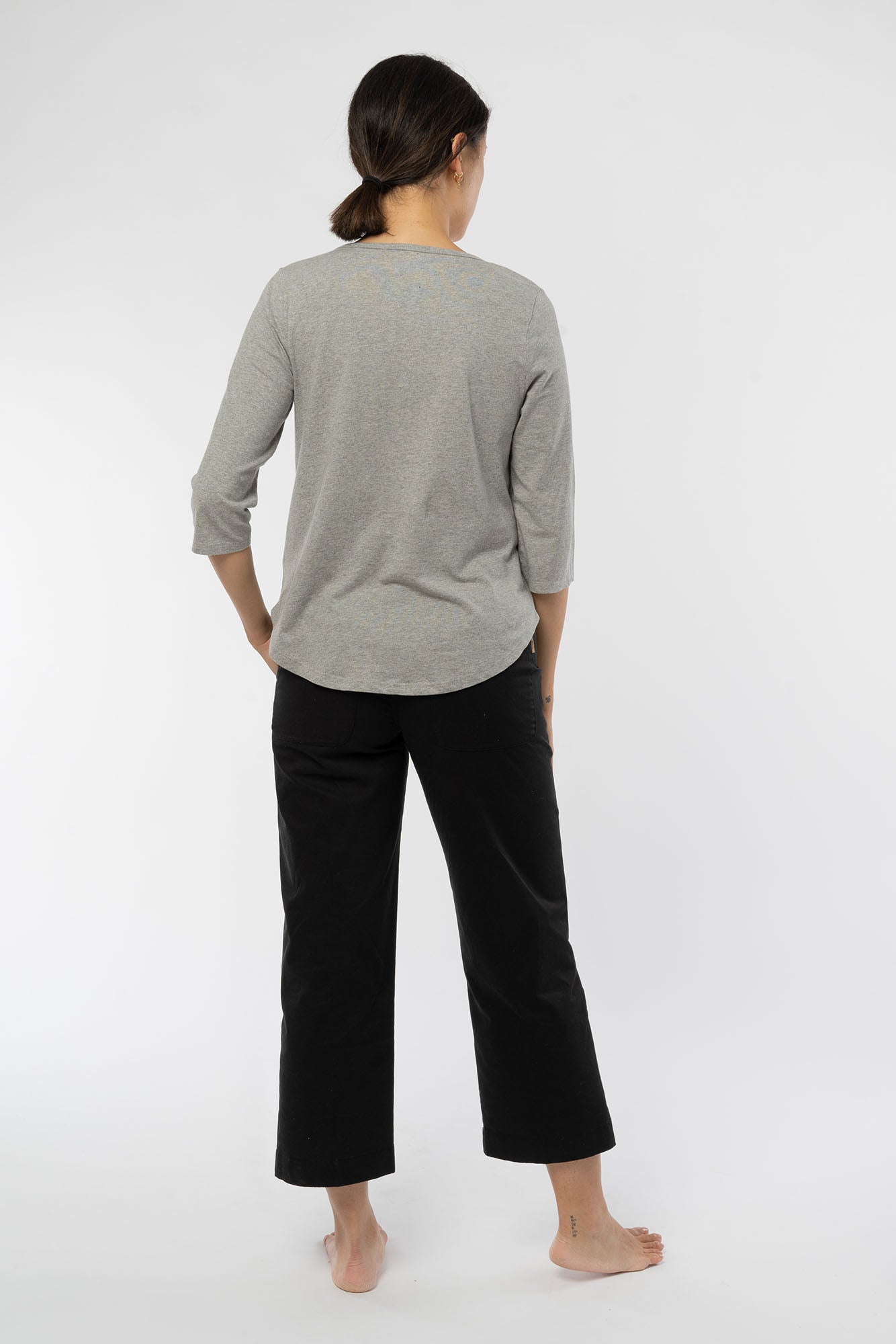 W-Damen-Three-Quarter-Sleeve-T-Shirt-aus-Bio-Baumwolle-Fair-Gehandelte-T-Shirts-Melange-Grey-Hinten