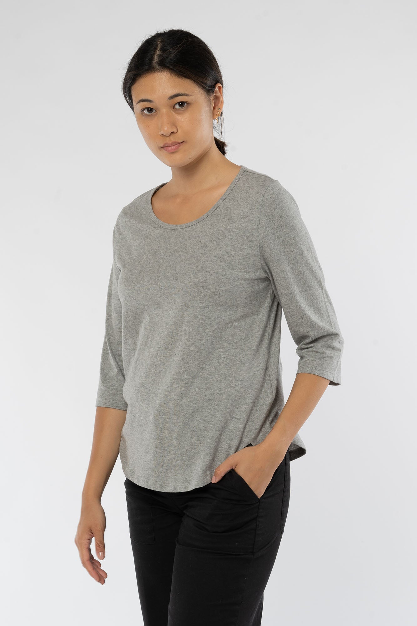 W-Damen-Three-Quarter-Sleeve-T-Shirt-aus-Bio-Baumwolle-Fair-Gehandelte-T-Shirts-Melange-Grey-Vorne