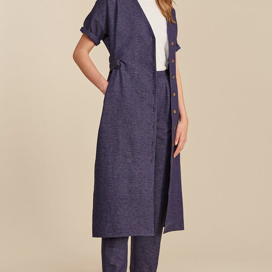 W-E054UJ-INDIA-Kleid-aus-Bio-Baumwolle-Mode-Fair-Produziert-MENGATTA-Navy-Vorne3