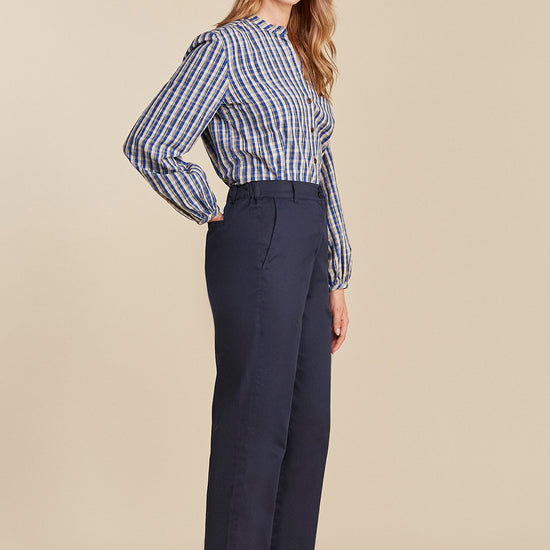 W-E277UJ-ANNIKA-Hose-aus-Bio-Baumwolle-Bio-Mode-Online-ARIBALA-Navy-Vorne2