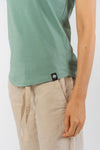 W-EP16-Rolled-Sleeve-T-Shirt-aus-Bio-Baumwolle-Fair-Clothes-Frauen-CALVINE-Sage-Green-Vorne3