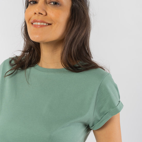 W-EP16-Rolled-Sleeve-T-Shirt-aus-Bio-Baumwolle-Fair-Clothes-Frauen-CALVINE-Sage-Green-Vorne4
