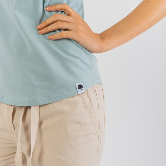 W-EP16-Rolled-Sleeve-T-Shirt-aus-Bio-Baumwolle-Fair-Clothes-Frauen-CALVINE-Slate-Green-Vorne3