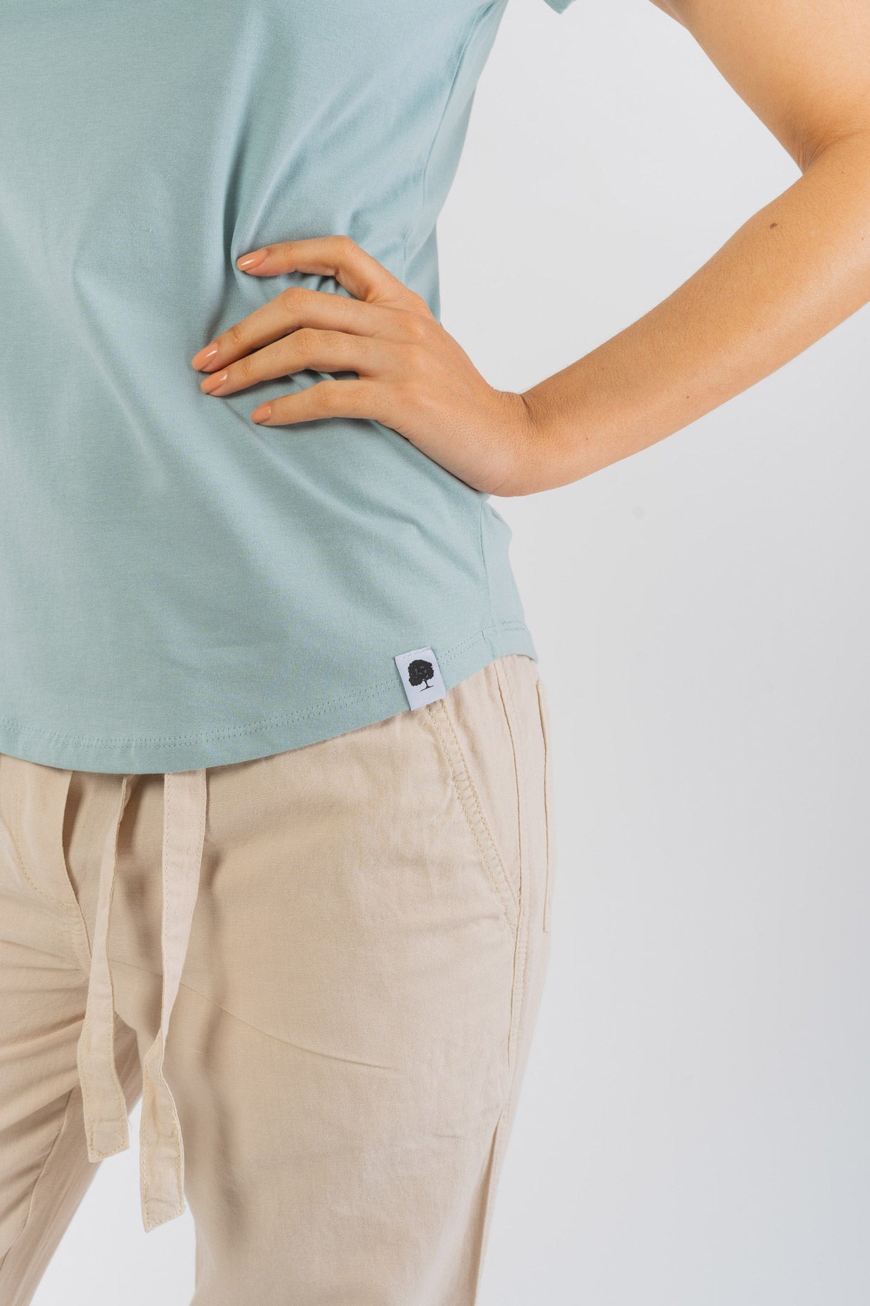 W-EP16-Rolled-Sleeve-T-Shirt-aus-Bio-Baumwolle-Fair-Clothes-Frauen-CALVINE-Slate-Green-Vorne3