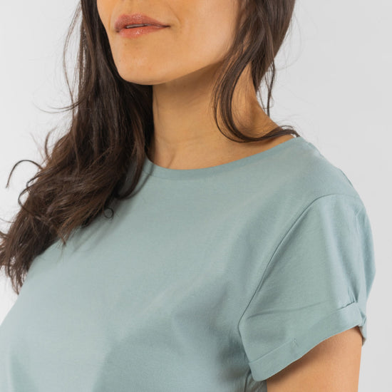 W-EP16-Rolled-Sleeve-T-Shirt-aus-Bio-Baumwolle-Fair-Clothes-Frauen-CALVINE-Slate-Green-Vorne4