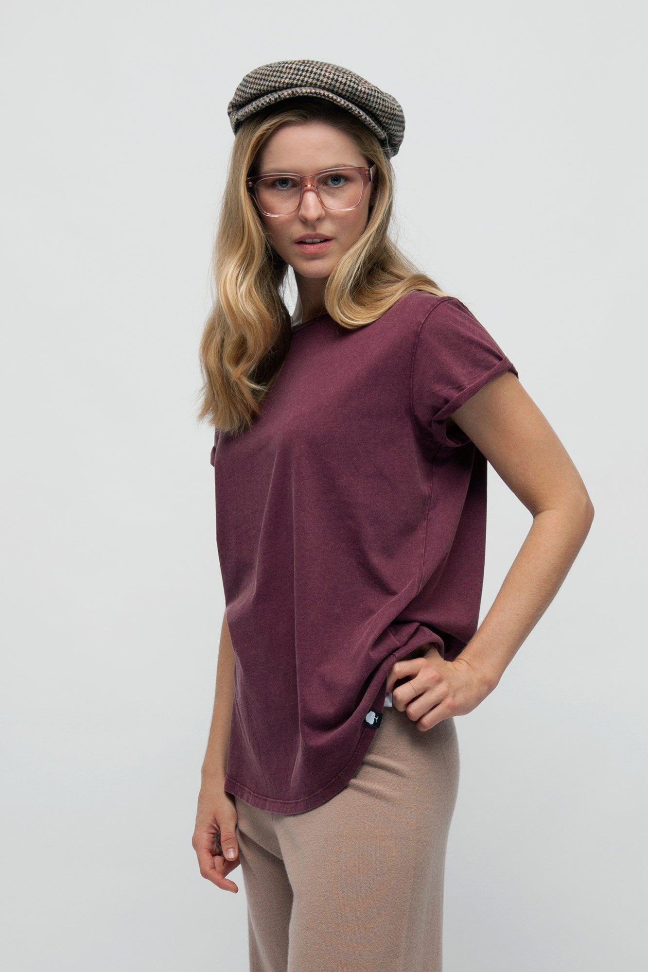 W-EP16-Vintage-T-Shirt-fuer-Frauen-Rolled-Sleeve-Washed-Burgundy-Seite