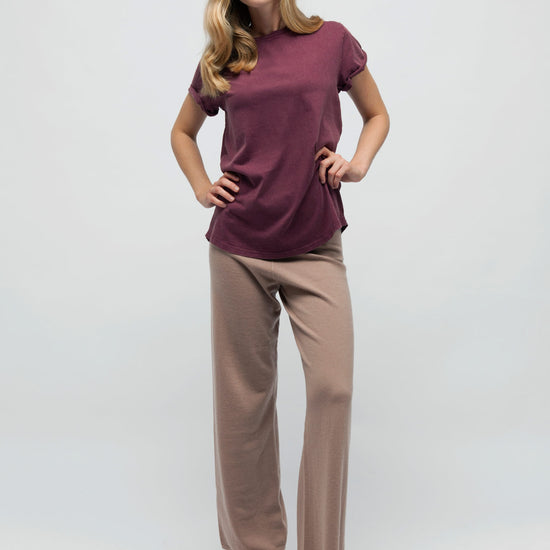 W-EP16-Vintage-T-Shirt-fuer-Frauen-Rolled-Sleeve-Washed-Burgundy-Vorne
