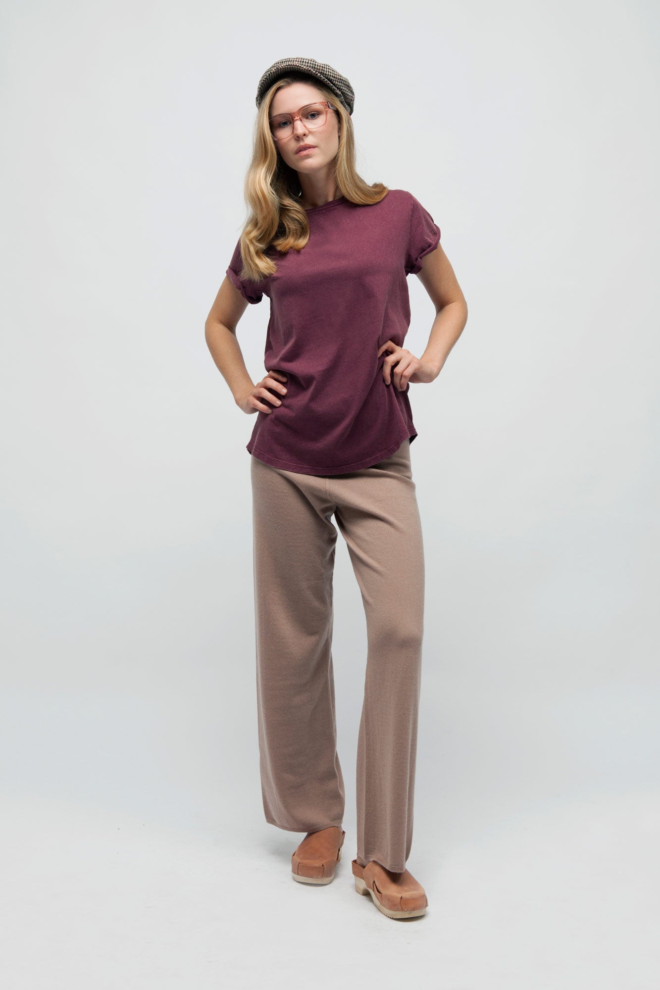 W-EP16-Vintage-T-Shirt-fuer-Frauen-Rolled-Sleeve-Washed-Burgundy-Vorne
