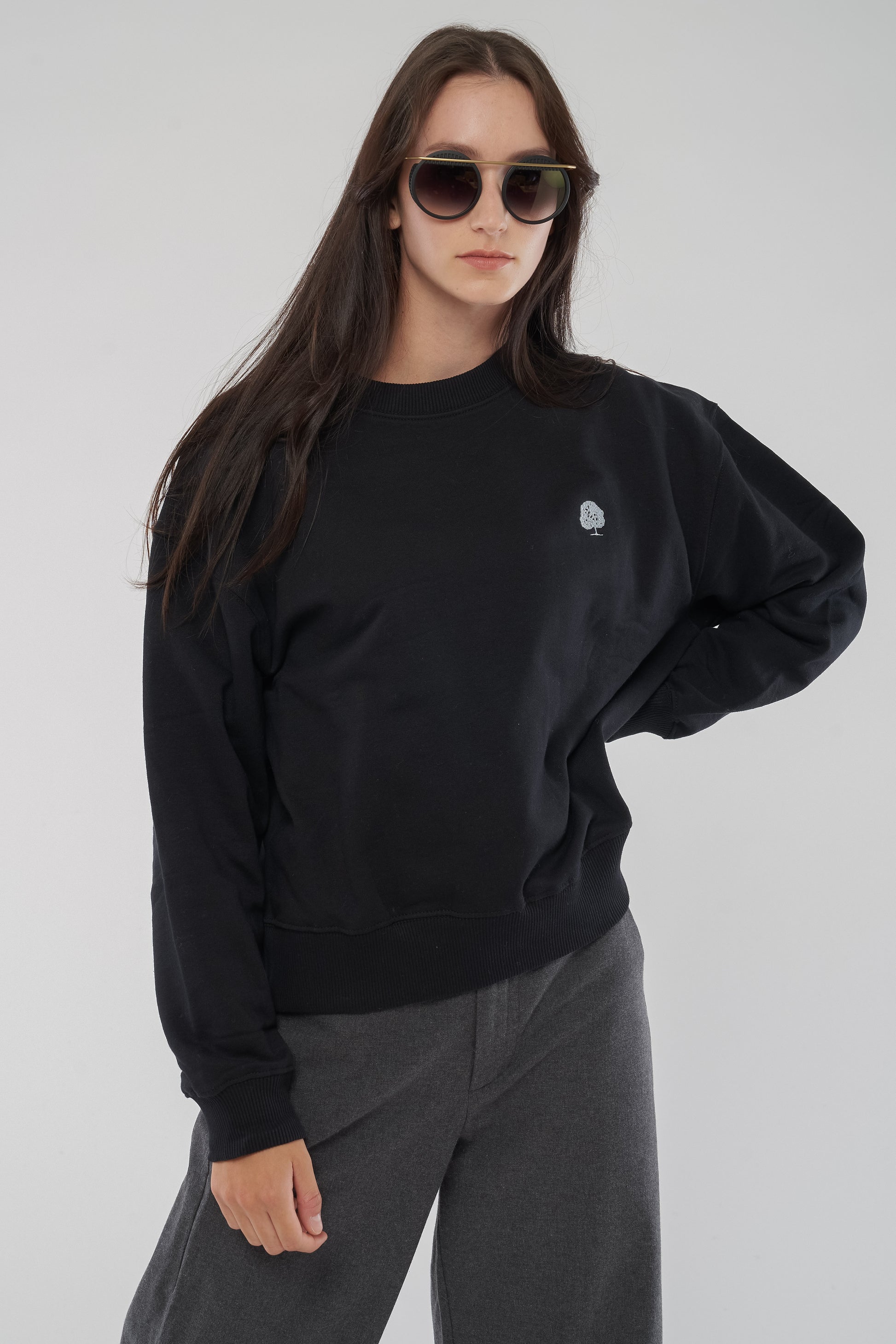 W-EP64-Damen-Sweatshirt-Pullover-mit-Raglanaermeln-aus-Bio-Baumwolle-Faire-Siegel-Kleidung-Frauen-THAPSEY-Black-Vorne