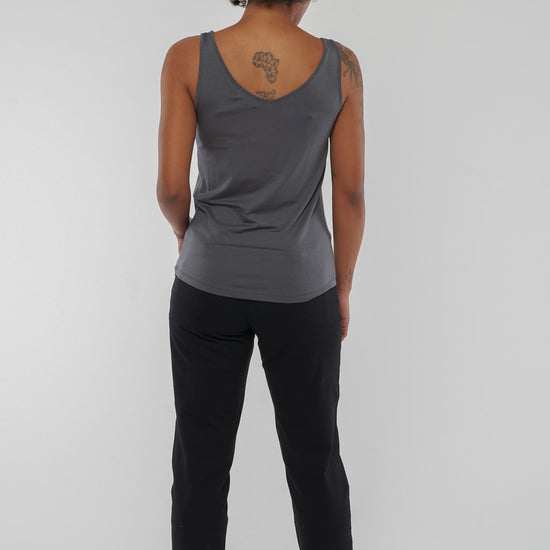 W-GB1084-Victoria-Tencel-Tank-Top-aus-TENCEL-Oeko-Onlineshop-Frauen-ELFROS-Shadow-Grey-Hinten