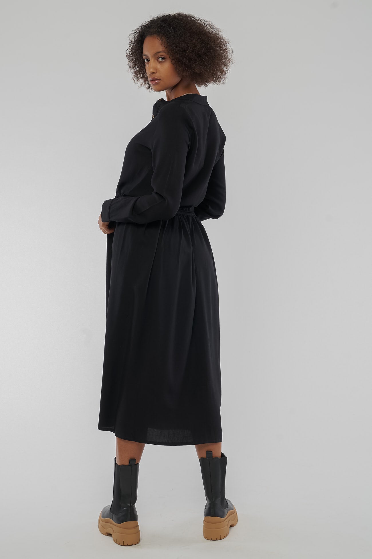 W-GB1246-Marina-Kleid-aus-TENCEL-Kleidung-Fairtrade-Herren-SEGRO-Black-Hinten