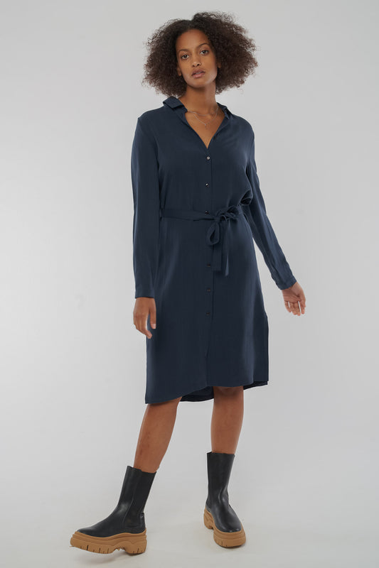 W-GB1247-Merle-Kleid-aus-TENCEL-Fair-Trade-Kleidung-Berlin-Herren-ZIRBA-Midnight-Blue-Vorne