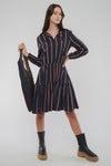 W-GB1257-Mila-Kleid-aus-TENCEL-Faire-Kleidung-Kaufen-Herren-DRAFO-Midnight-Blue-Light-Camel-Stripes-Vorne2