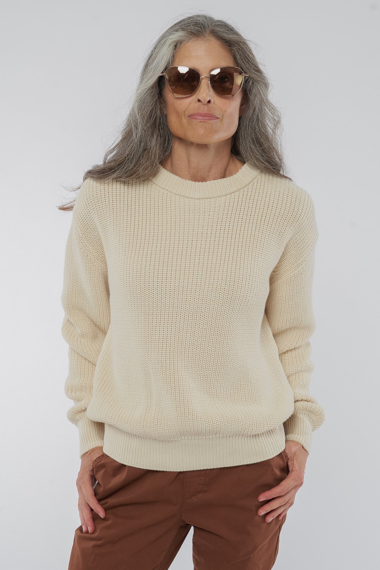 W-GB1330-BECKY-Strickpullover-aus-Bio-Baumwolle-Natuerliche-Kleidung-Frauen-KINOKI-Undyed-Vorne