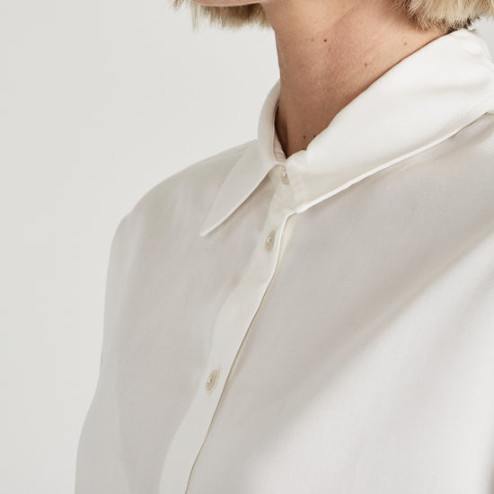 W-GB1336-COSIMA-Bluse-aus-Tencel-Fair-Trade-Online-Shop-Frauen-LINAREM-Undyed-Detail