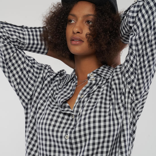 W-GB1337-COSIMA-Bluse-aus-Tencel-Fair-Trade-Online-Shop-Frauen-LINAREM-Midnight-Blue-White20226