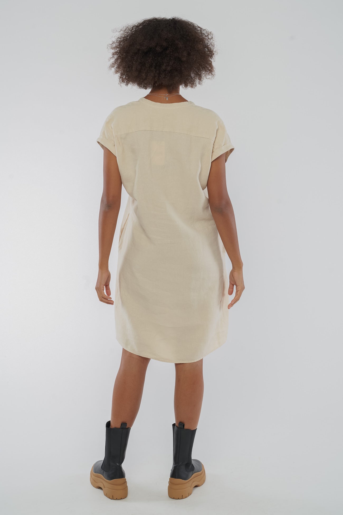 W-GB1346-BIANCA-Kleid-aus-Leinen-Oekomode-Frauen-CURWIS-Beige-Vorne20177