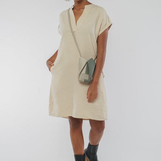 W-GB1346-BIANCA-Kleid-aus-Leinen-Oekomode-Frauen-CURWIS-Beige-Vorne20189