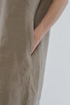 W-GB1346-BIANCA-Kleid-aus-Leinen-Oekomode-Frauen-CURWIS-Muddy-Brown-Vorne23029