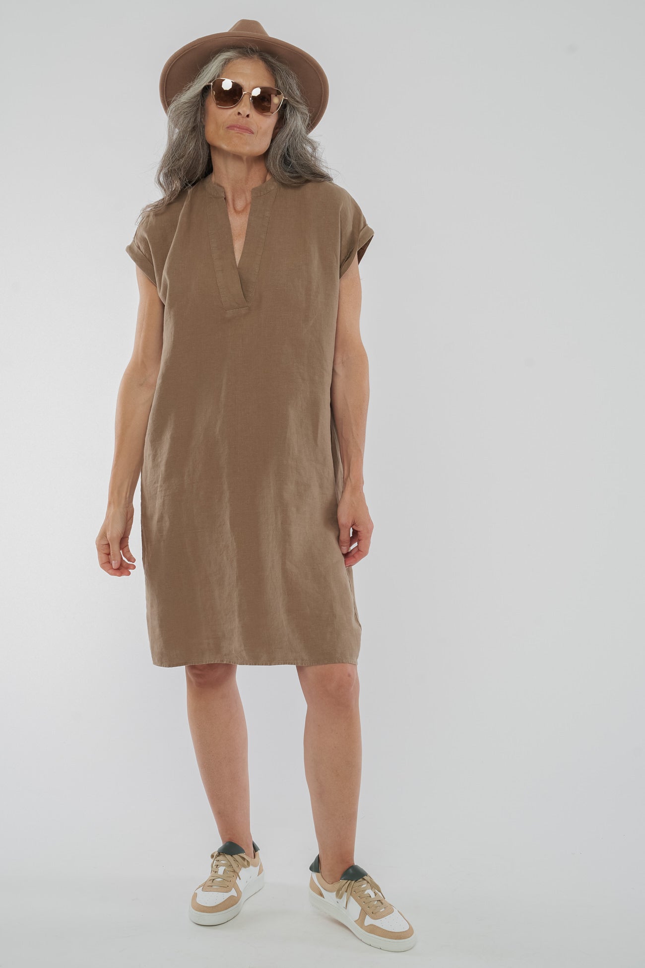 W-GB1346-BIANCA-Kleid-aus-Leinen-Oekomode-Frauen-CURWIS-Muddy-Brown-Vorne23047