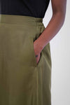 W-GB1413-VANA-Rock-aus-Tencel-Gruene-Mode-Frauen-OMARIK-Olive-Oil-Detail