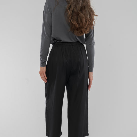 W-GB1416-ANNA-78-Hose-aus-Bio-Baumwolle-Ethical-Fashion-Frauen-HINDEL-Black-Vorne25499