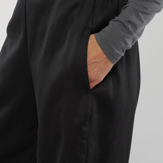W-GB1416-ANNA-78-Hose-aus-Bio-Baumwolle-Ethical-Fashion-Frauen-HINDEL-Black-Vorne25500