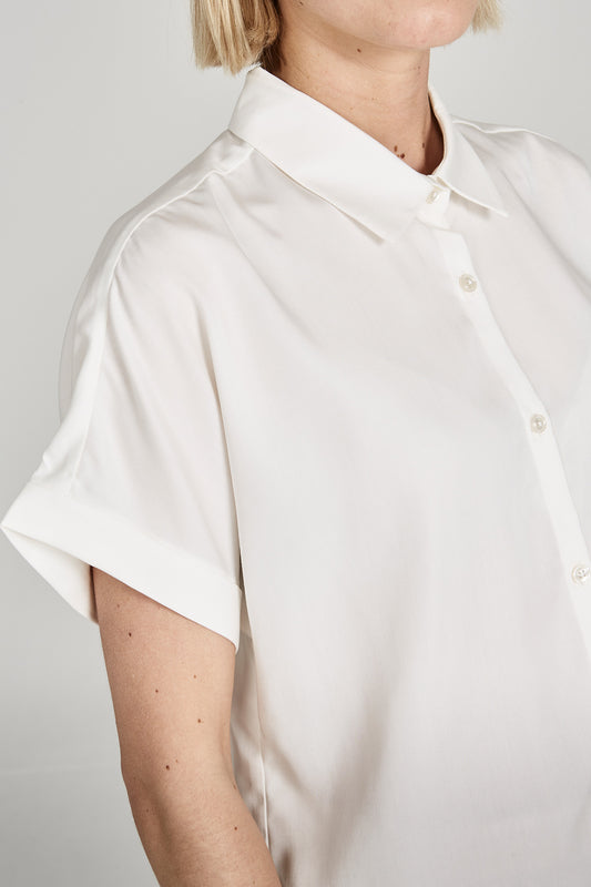 W-GB1422-SARAH-Shirt-aus-Tencel-Nachhaltige-Mode-Frauen-LIBIDOS-Undyed-Detail