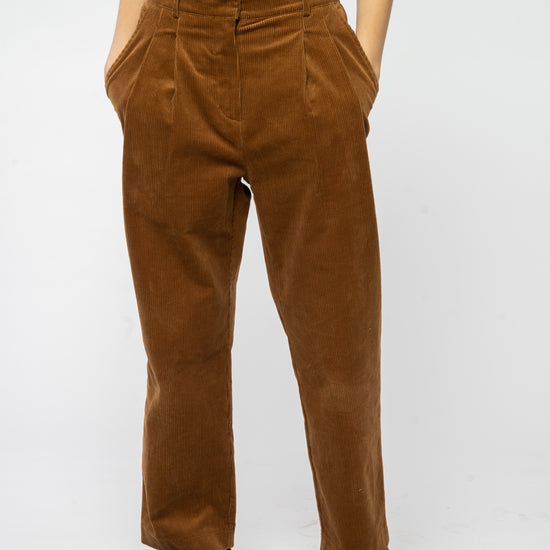 W-GB1482-Cord-Hose-Wide-Cut-Maike-Frauen-Bio-Braun-Vorne