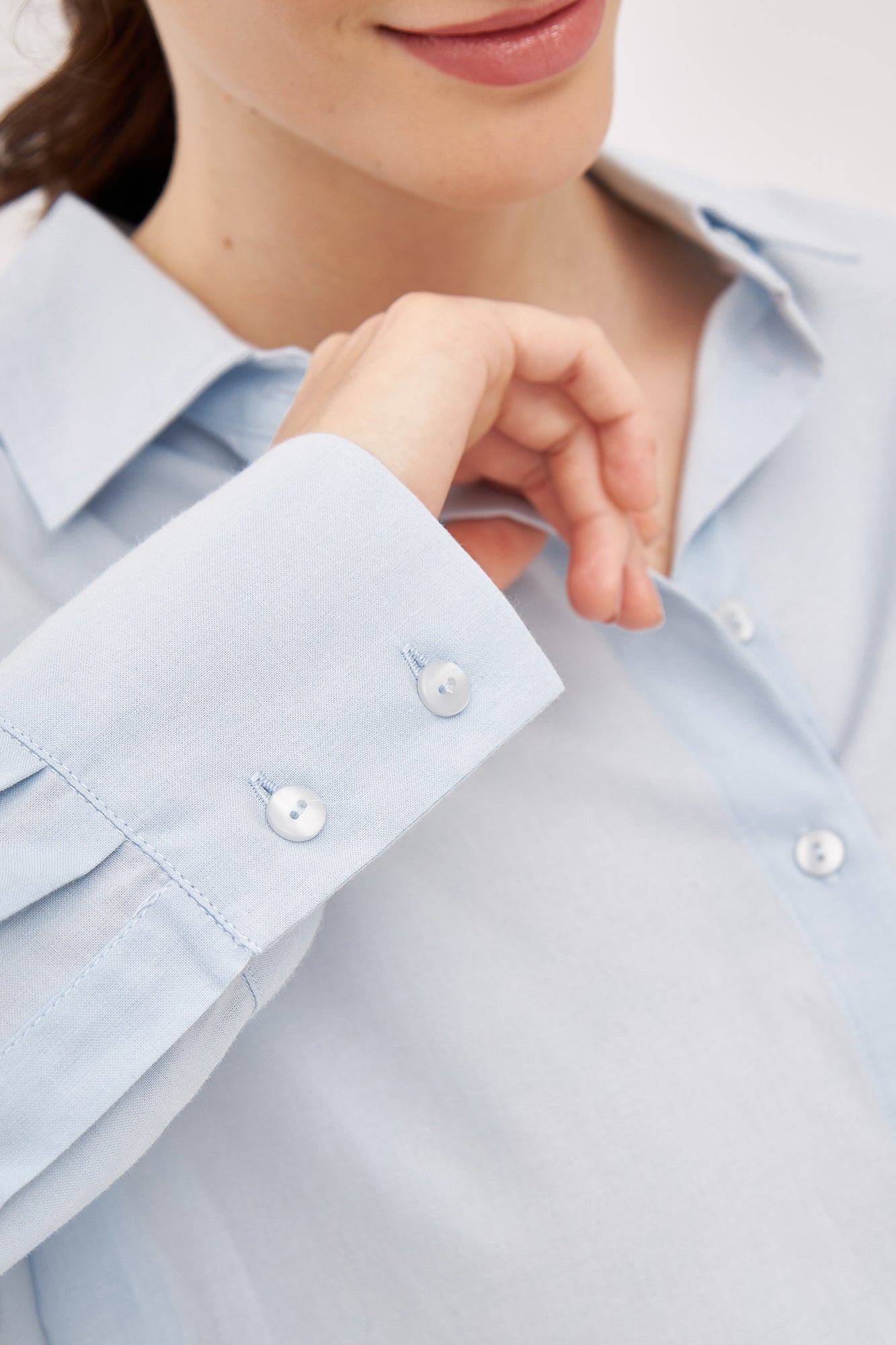 W-GB1550-COSIMA-Bluse-aus-Bio-Baumwolle-Gruene-Mode-Online-Shop-BANIBIBO-Moonlight-Blue-Vorne3