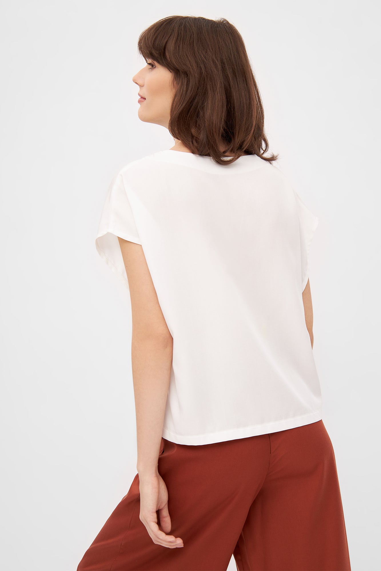 W-GB1551-RUBY-Tencel-Wide-Cut-Bluse-aus-Tencel-Fair-Gehandelte-Kleidung-ZODEO-White-Vorne2