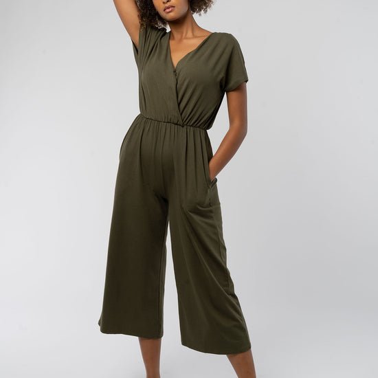 W-Khaki-Evelyn-Jumpsuit-aus-Bio-Baumwolle-Fair-Trade-Kleidung-Online-Khaki-Vorne