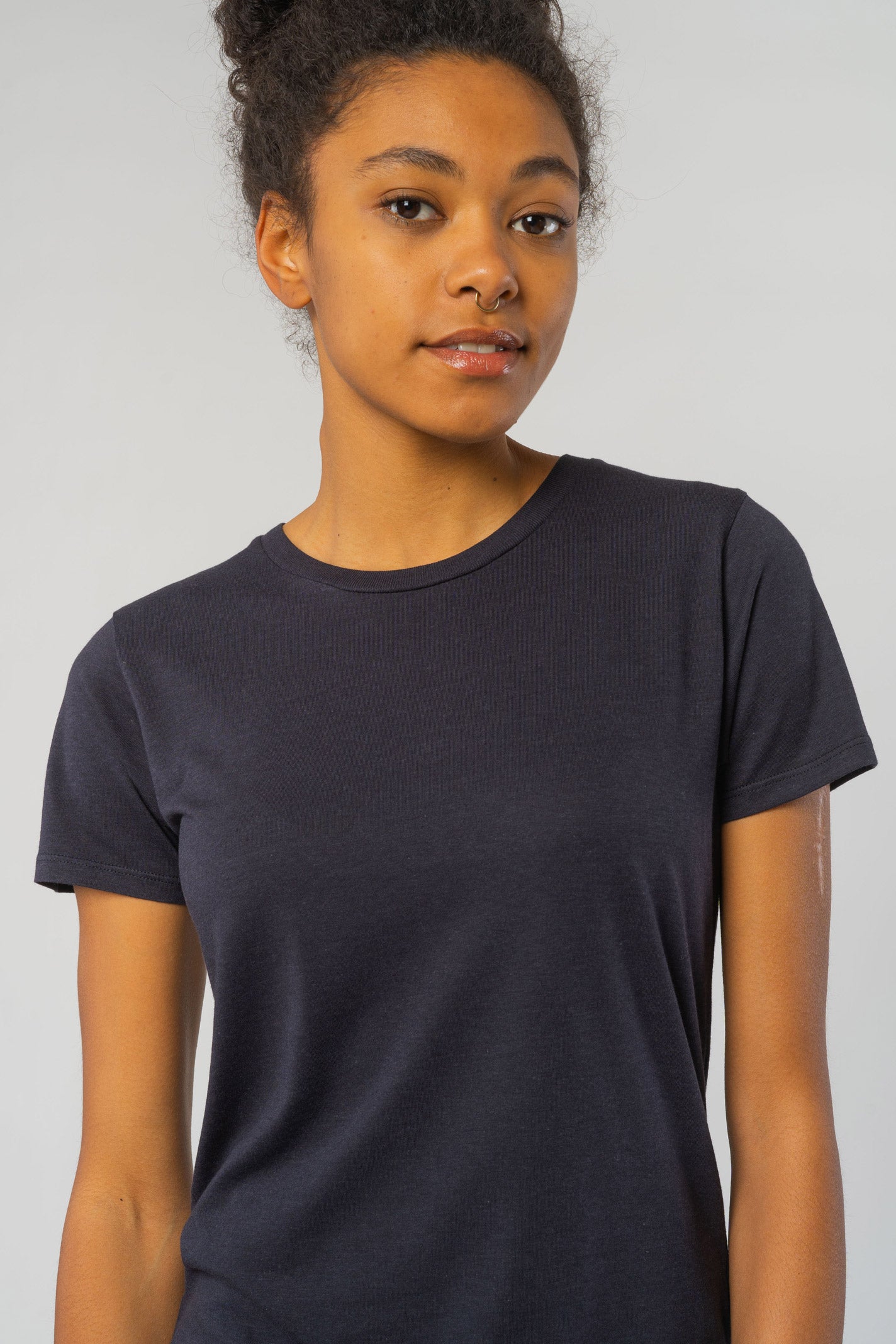 W-N49-Ecovero-Holzviskose-T-Shirt-Green-Shirts-Navy-Detail
