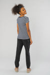 W-O81003-Loose-Fit-T-Shirt-aus-Bio-Baumwolle-Biokleidung-Frauen-NAPEA-White-Navy-Striped-Vorne1