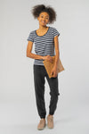 W-O81003-Loose-Fit-T-Shirt-aus-Bio-Baumwolle-Biokleidung-Frauen-NAPEA-White-Navy-Striped-Vorne3