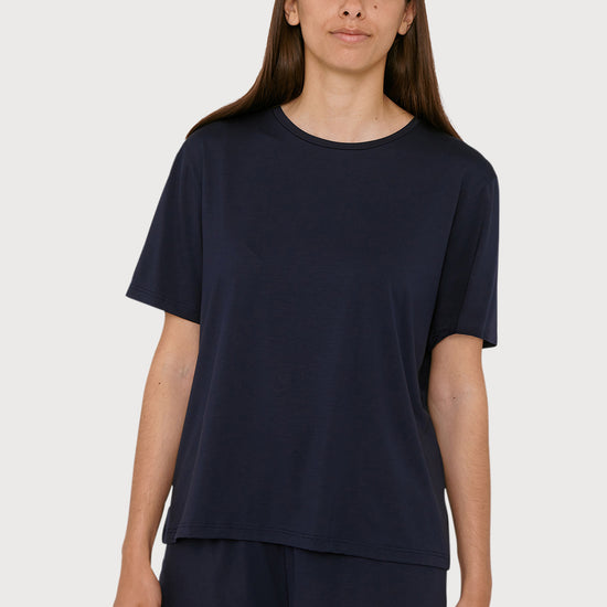 W-OB130004-Boxy-Tee-aus-Tencel-Onlineshop-Mode-SOFT-TOUCH-Black-Vorne