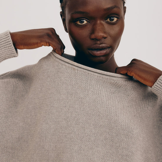 W-OB440006-True-Knit-Sweater-aus-Bio-Baumwolle-Naturmode-TRUE-KNIT-Grey-Melange-Detail2