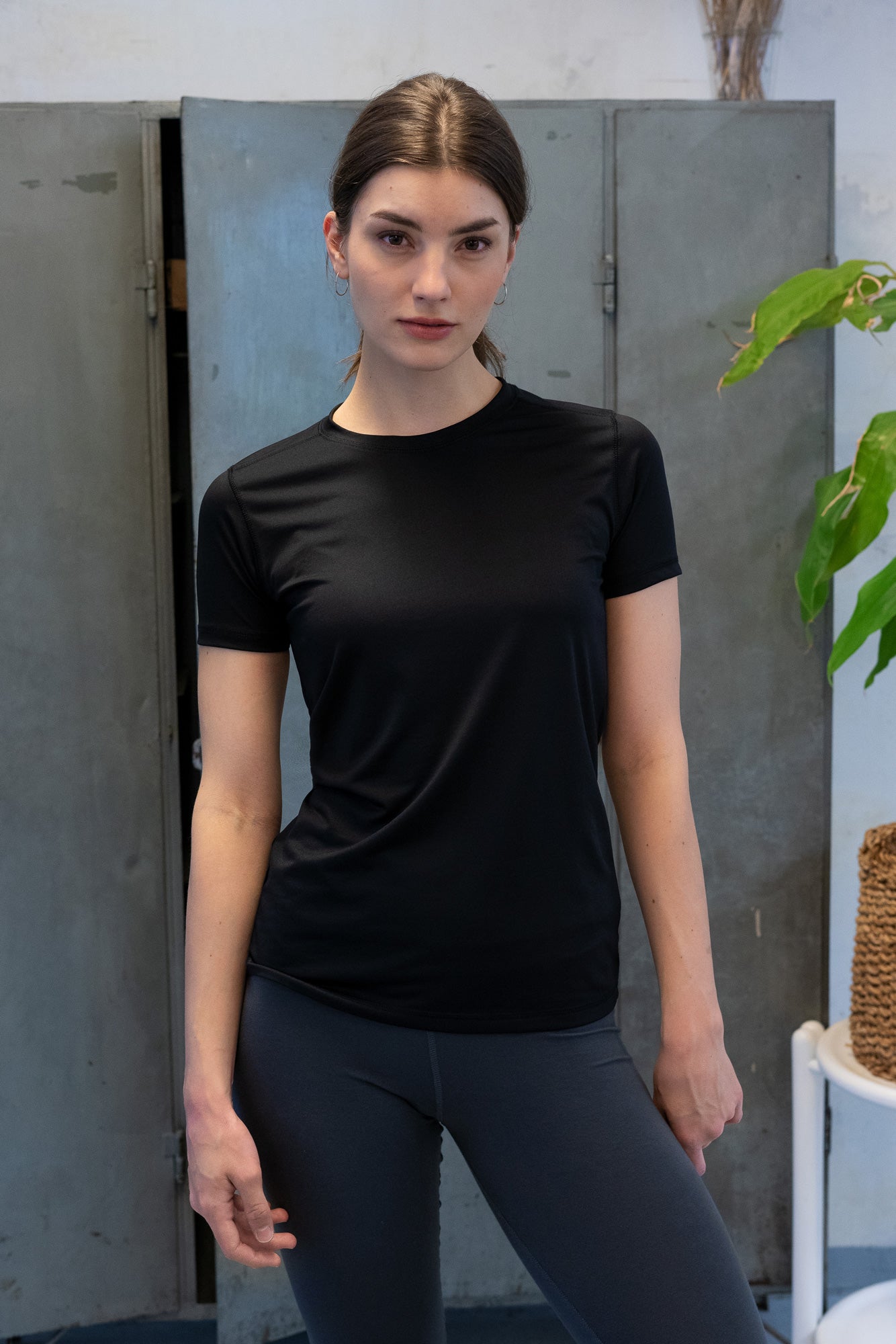 W-Performance-T-Shirt-aus-rPET-Sportbekleidung-Black-Vorne